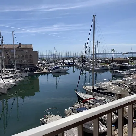 : 4 Pers Marina Climatisé Avec Garage - Fr-1-335-162 Hyères